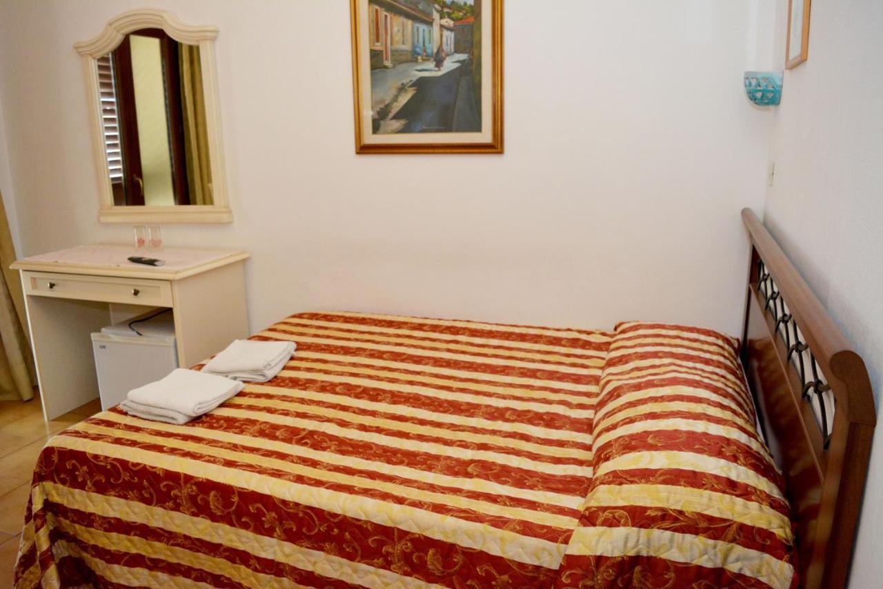 Scano Comfort Inn Santa Teresa Gallura Εξωτερικό φωτογραφία