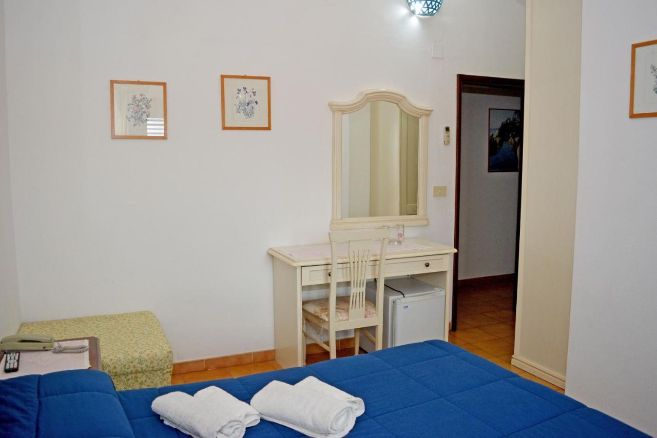 Scano Comfort Inn Santa Teresa Gallura Εξωτερικό φωτογραφία